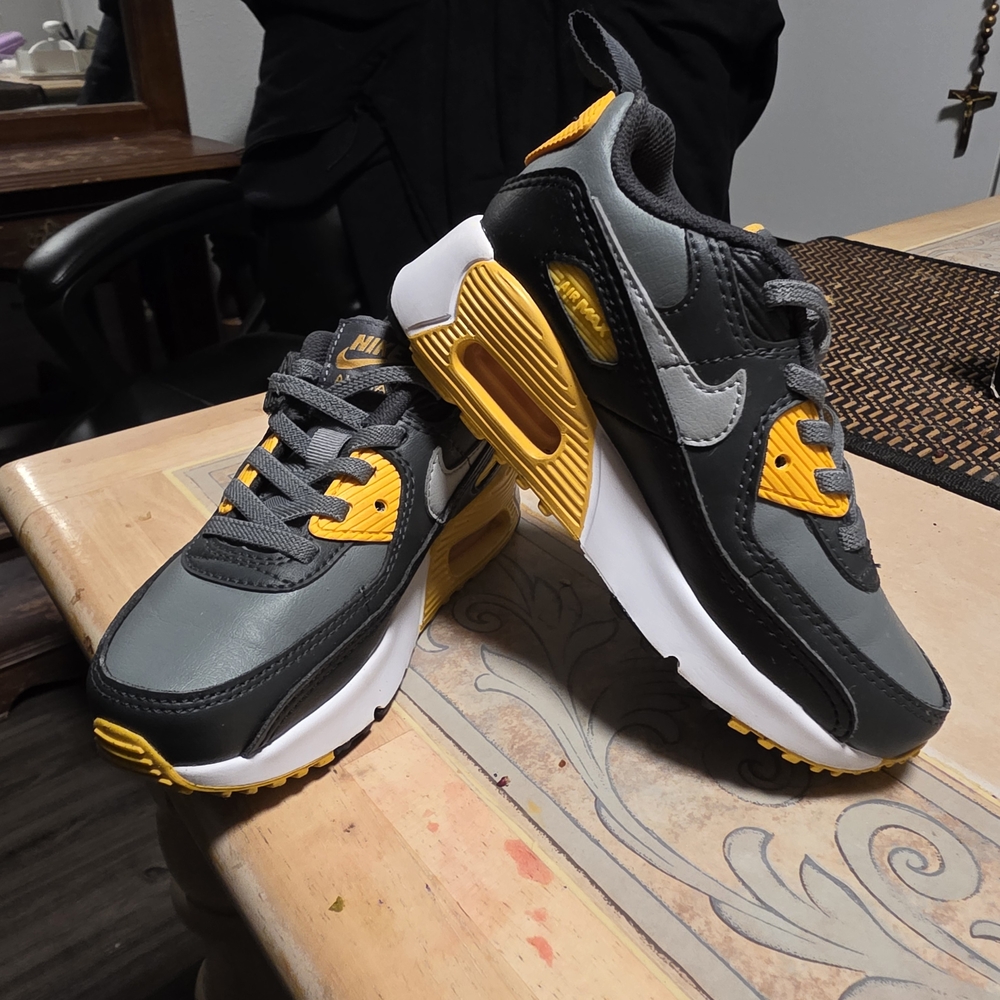 Nike Kids Sneakers - Charcoal and Bright Yellow